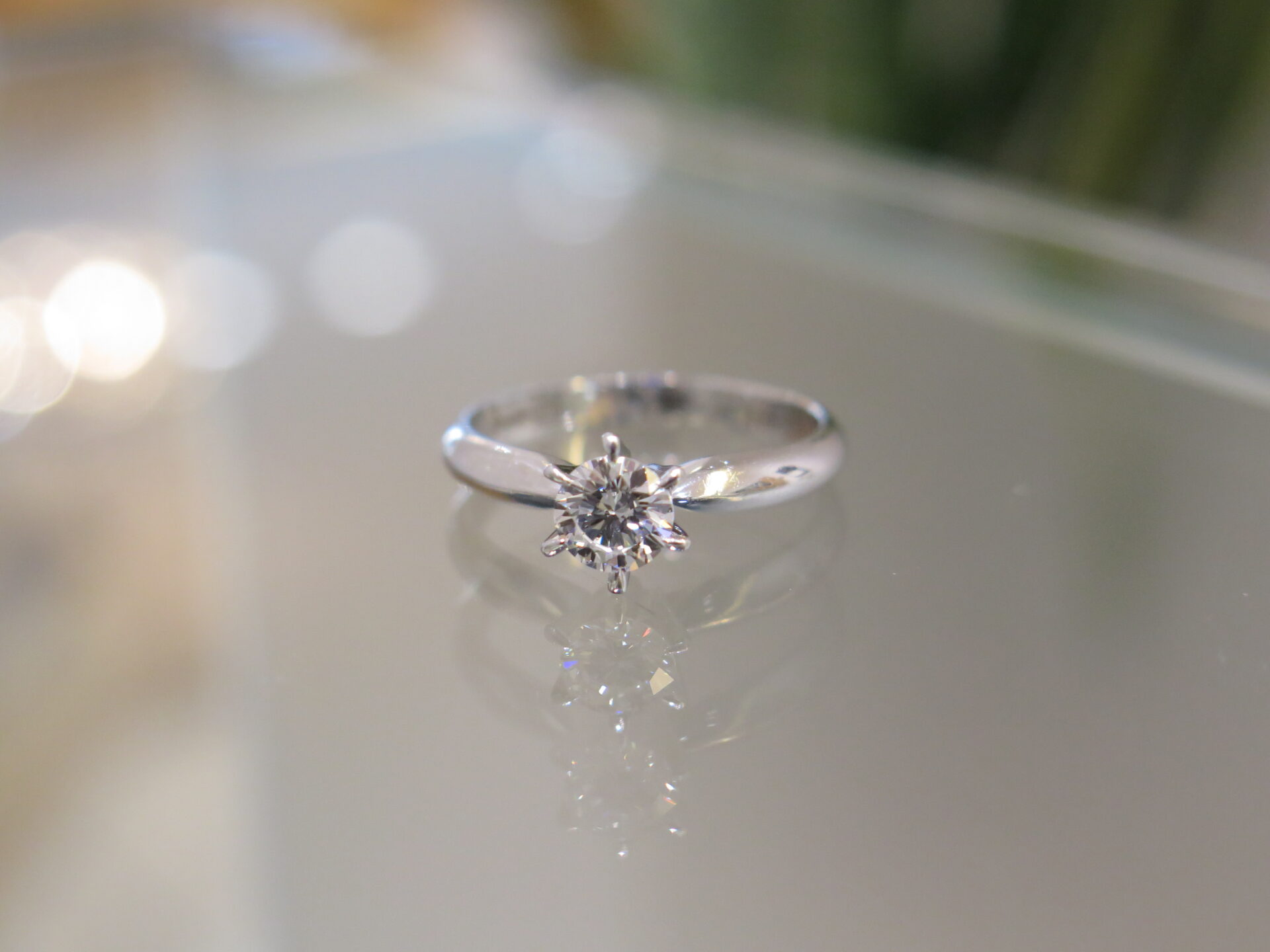 Before プラチナ製の立爪婚約指輪をゴールドでペンダントに